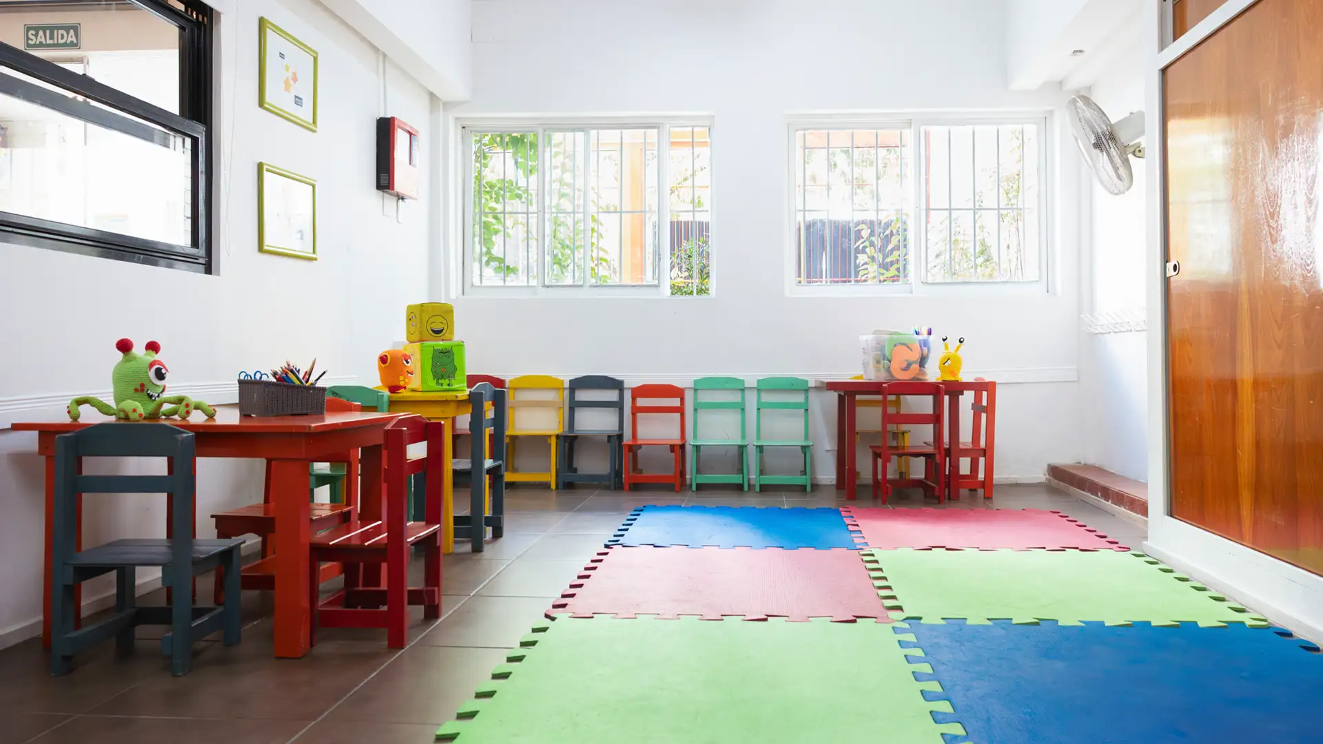 Aulas amplias y climatizadas para cursos infantiles
